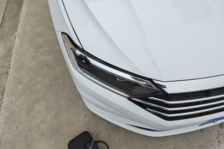 Used Volkswagen Sagitar 2020 200TSI DSG Comfort Version China VI Standard Right Front Headlight
