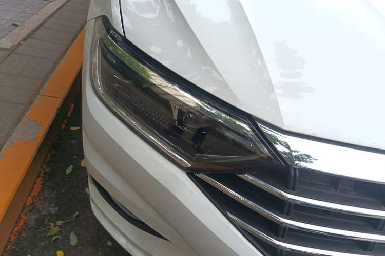 Used Volkswagen Sagitar 2020 200TSI DSG Comfort Version China VI Standard Right Front Headlight