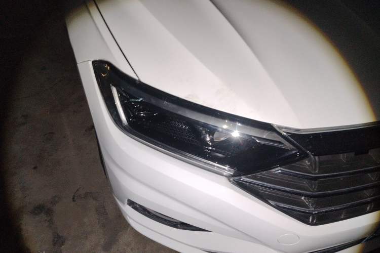 Used Volkswagen Sagitar 2020 200TSI DSG Comfort Version China VI Standard Right Front Headlight
