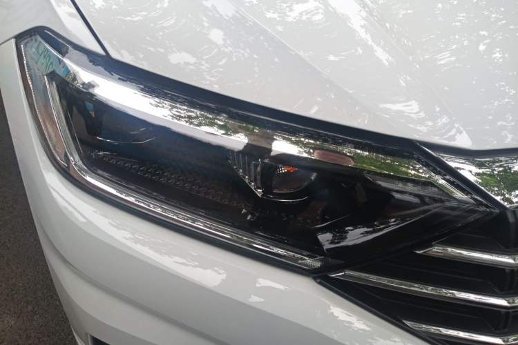 Used Volkswagen Sagitar 2020 200TSI DSG Comfort Version China VI Standard Right Front Headlight