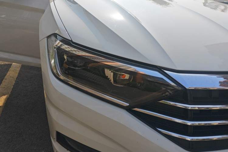 Used Volkswagen Sagitar 2020 280TSI DSG Comfort Version China VI Standard Right Front Headlight