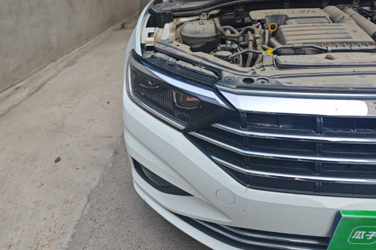 Used Volkswagen Sagitar 2020 200TSI DSG Comfort Version China VI Standard Right Front Headlight