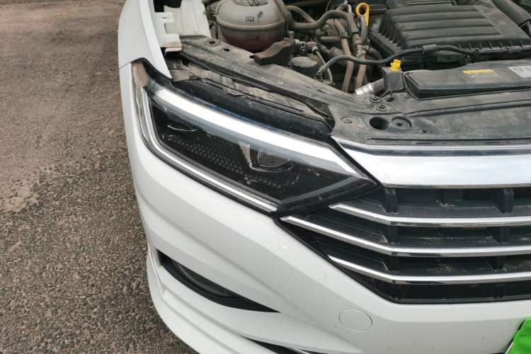 Used Volkswagen Sagitar 2020 200TSI DSG Comfort Version China VI Standard Right Front Headlight