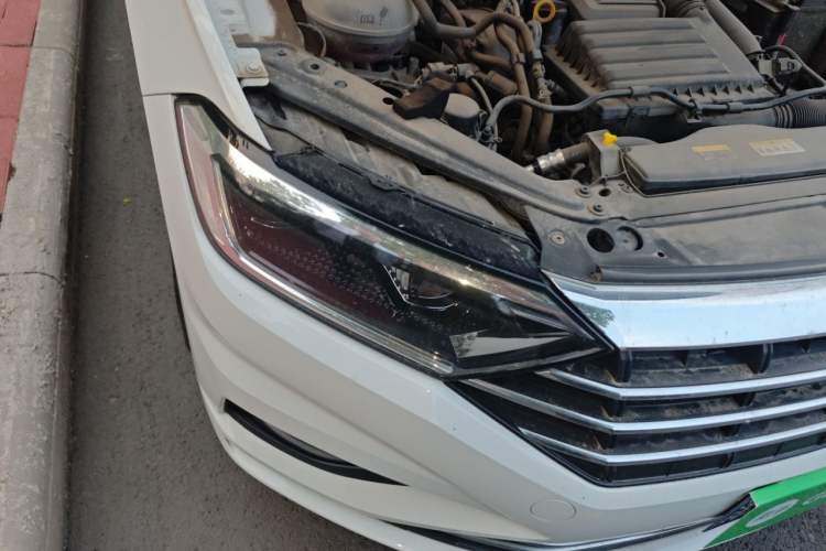 Used Volkswagen Sagitar 2020 200TSI DSG Comfort Version China VI Standard Right Front Headlight