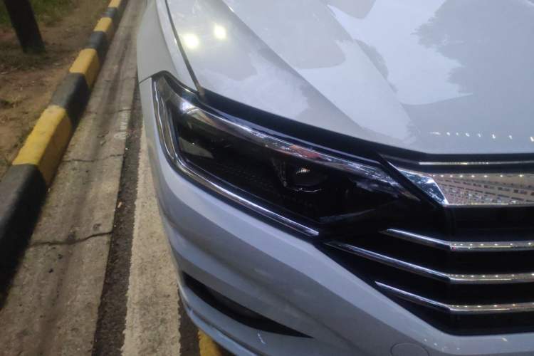 Used Volkswagen Sagitar 2020 280TSI DSG Comfort Version China VI Standard Right Front Headlight