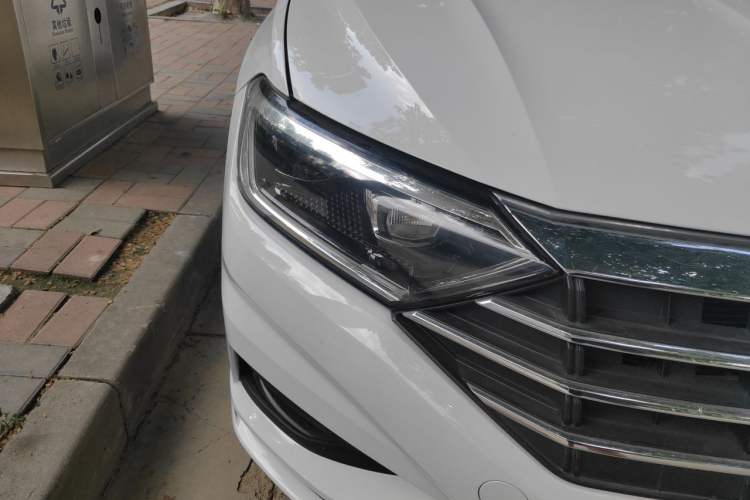 Used Volkswagen Sagitar 2020 280TSI DSG Comfort Version China VI Standard Right Front Headlight