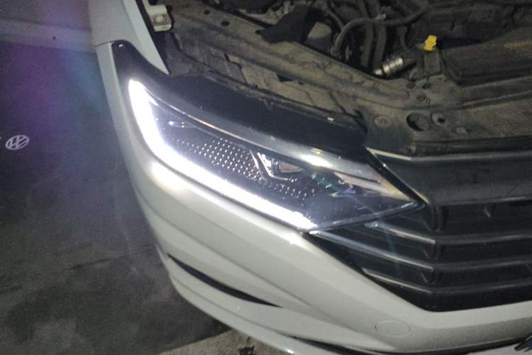 Used Volkswagen Sagitar 2020 280TSI DSG Comfort Version China VI Standard Right Front Headlight