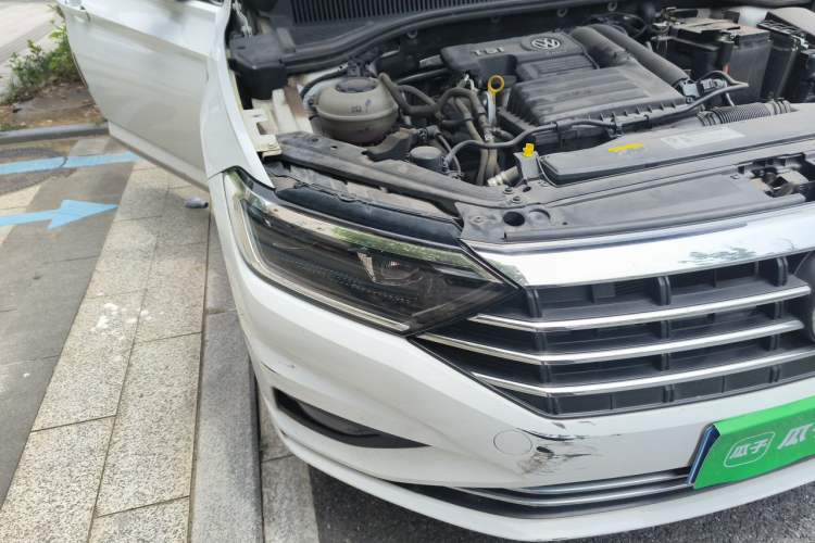 Used Volkswagen Sagitar 2020 200TSI DSG Comfort Version China VI Standard Right Front Headlight