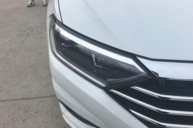 Used Volkswagen Sagitar 2020 280TSI DSG Comfort Version China VI Standard Right Front Headlight