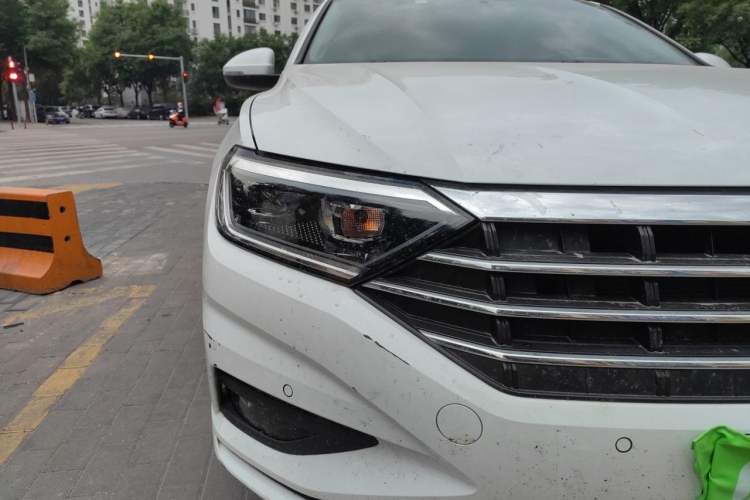 Used Volkswagen Sagitar 2020 280TSI DSG Luxury Version China VI Standard Right Front Headlight