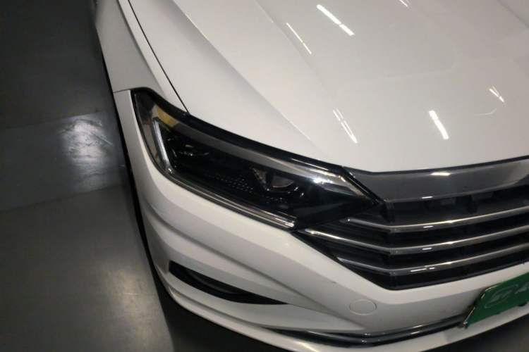 Used Volkswagen Sagitar 2020 280TSI DSG Comfort Version China VI Standard Right Front Headlight
