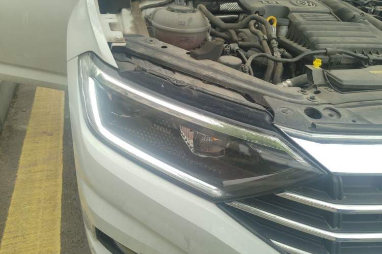 Used Volkswagen Sagitar 2020 280TSI DSG Comfort Version China VI Standard Right Front Headlight
