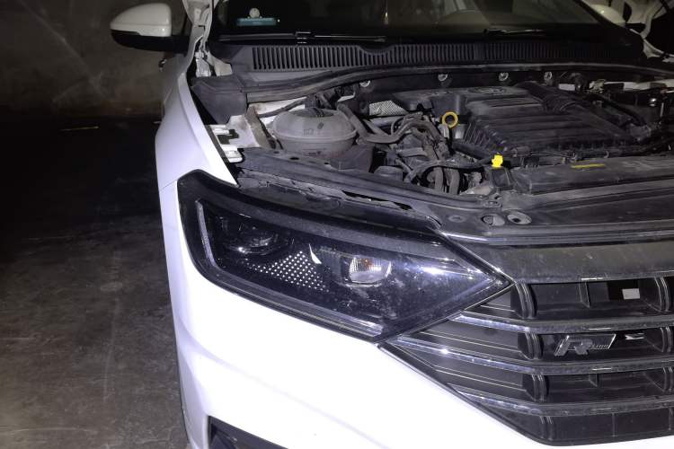 Used Volkswagen Sagitar 2020 280TSI DSG Comfort Version China VI Standard Right Front Headlight