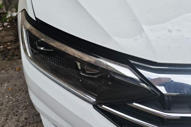 Used Volkswagen Sagitar 2020 200TSI DSG Comfort Version China VI Standard Right Front Headlight