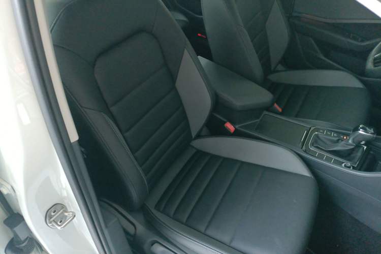 Used Volkswagen Sagitar 2020 200TSI DSG Comfort Version China VI Standard Right Front Seat