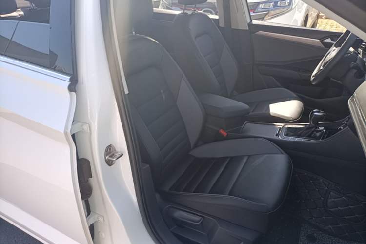 Used Volkswagen Sagitar 2020 200TSI DSG Comfort Version China VI Standard Right Front Seat