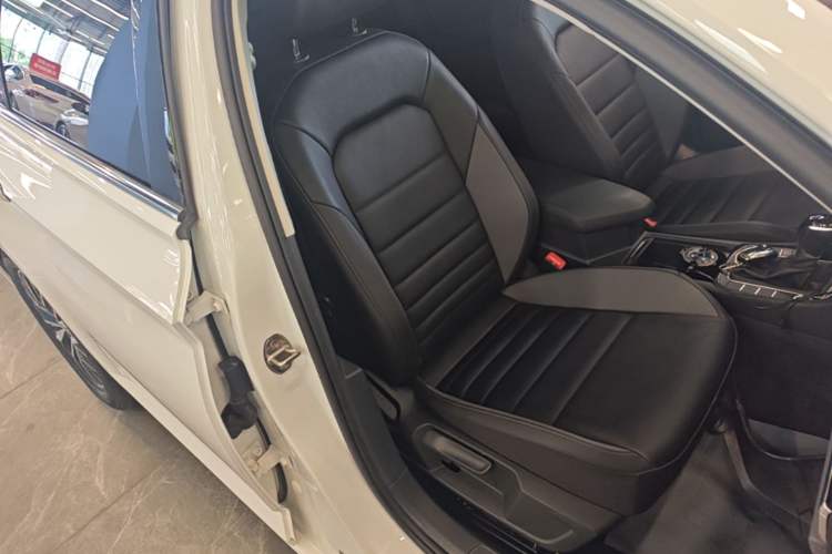 Used Volkswagen Sagitar 2020 280TSI DSG Comfort Version China VI Standard Right Front Seat