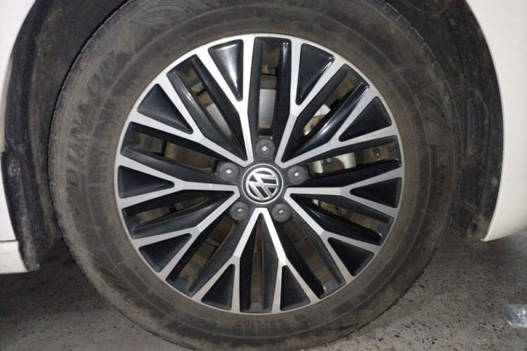 Used Volkswagen Sagitar 2020 280TSI DSG Comfort Version China VI Standard Right Front Wheel Hub