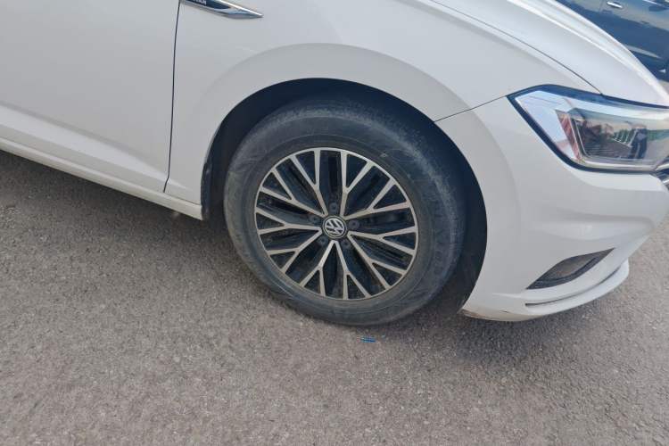 Used Volkswagen Sagitar 2020 280TSI DSG Comfort Version China VI Standard Right Front Wheel Hub