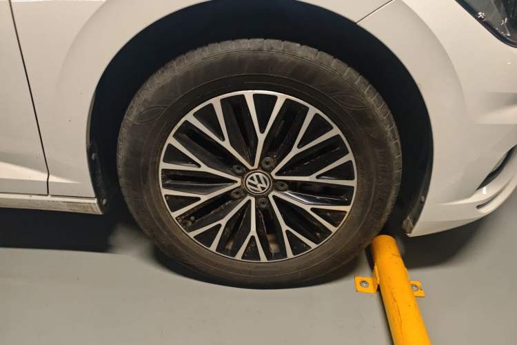 Used Volkswagen Sagitar 2020 280TSI DSG Comfort Version China VI Standard Right Front Wheel Hub