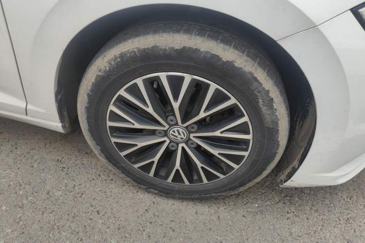 Used Volkswagen Sagitar 2020 280TSI DSG Comfort Version China VI Standard Right Front Wheel Hub