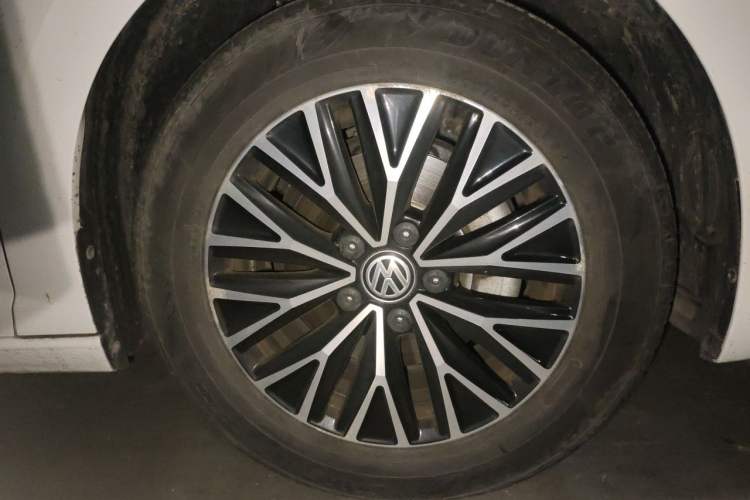 Used Volkswagen Sagitar 2020 280TSI DSG Comfort Version China VI Standard Right Front Wheel Hub