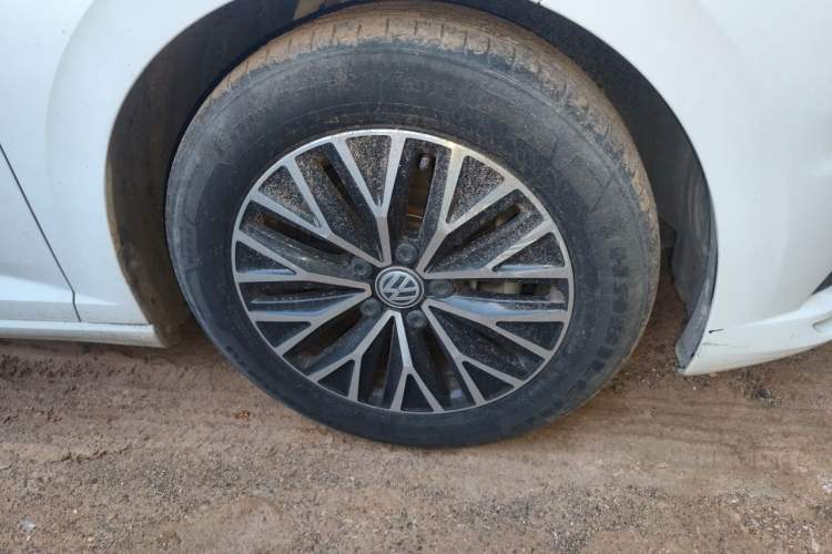 Used Volkswagen Sagitar 2020 200TSI DSG Comfort Version China VI Standard Right Front Wheel Hub