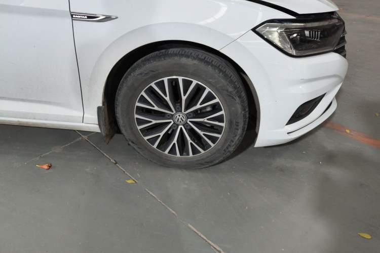 Used Volkswagen Sagitar 2020 280TSI DSG Comfort Version China VI Standard Right Front Wheel Hub