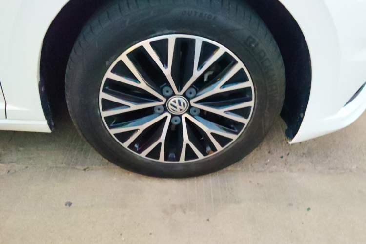 Used Volkswagen Sagitar 2020 280TSI DSG Comfort Version China VI Standard Right Front Wheel Hub