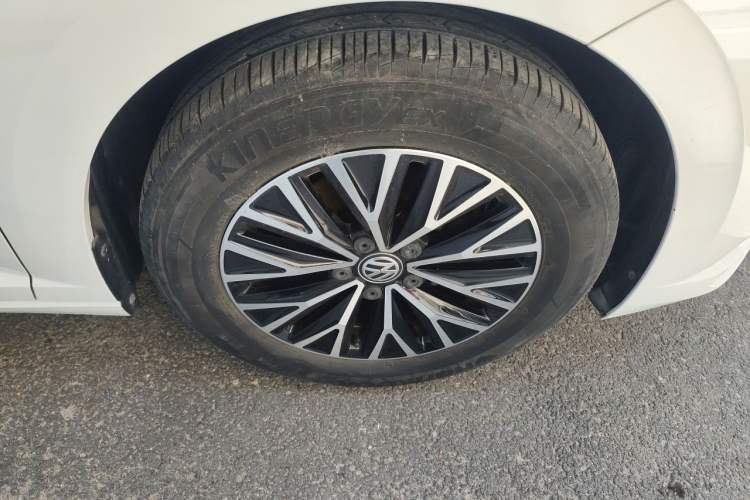 Used Volkswagen Sagitar 2020 280TSI DSG Comfort Version China VI Standard Right Front Wheel Hub