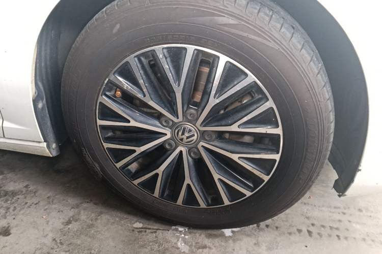 Used Volkswagen Sagitar 2020 200TSI DSG Comfort Version China VI Standard Right Front Wheel Hub