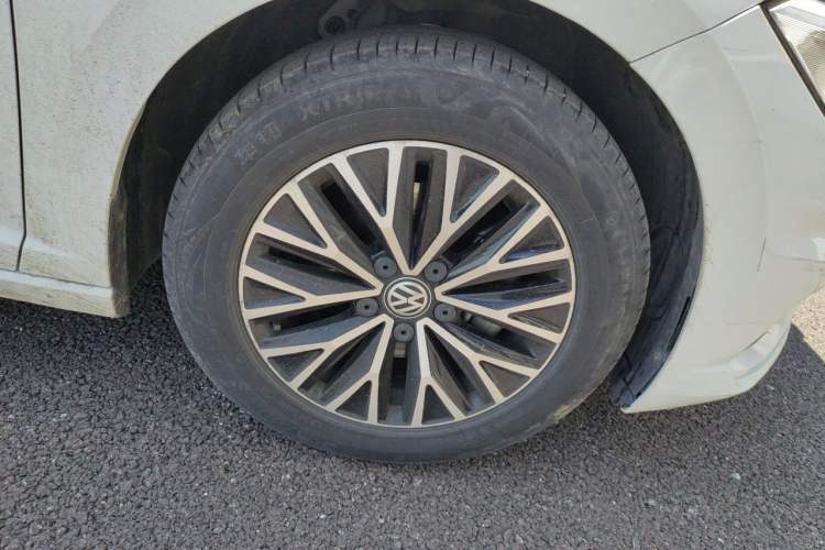 Used Volkswagen Sagitar 2020 280TSI DSG Comfort Version China VI Standard Right Front Wheel Hub