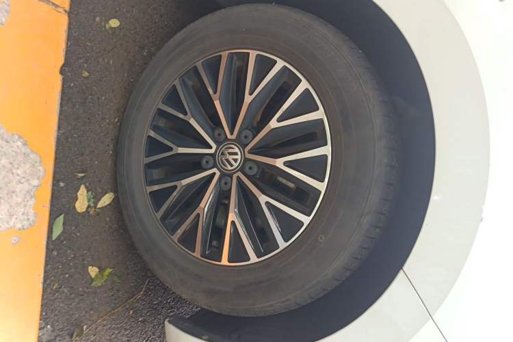 Used Volkswagen Sagitar 2020 200TSI DSG Comfort Version China VI Standard Right Front Wheel Hub