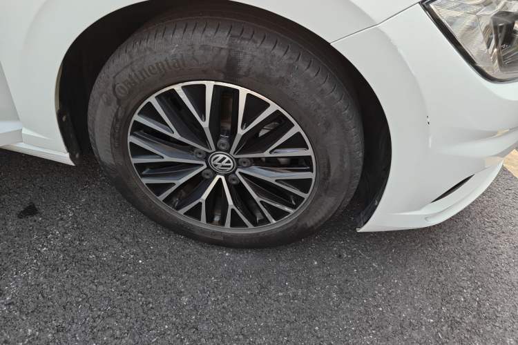 Used Volkswagen Sagitar 2020 280TSI DSG Comfort Version China VI Standard Right Front Wheel Hub
