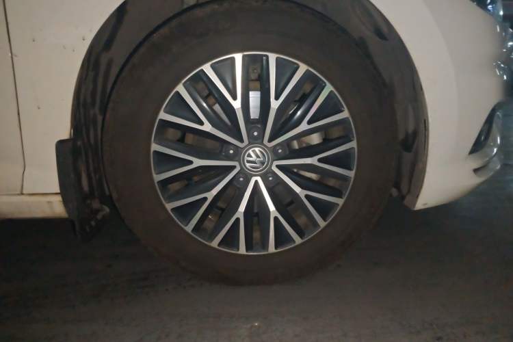 Used Volkswagen Sagitar 2020 280TSI DSG Comfort Version China VI Standard Right Front Wheel Hub