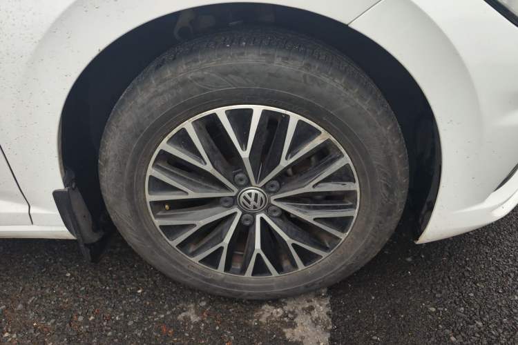 Used Volkswagen Sagitar 2020 200TSI DSG Comfort Version China VI Standard Right Front Wheel Hub