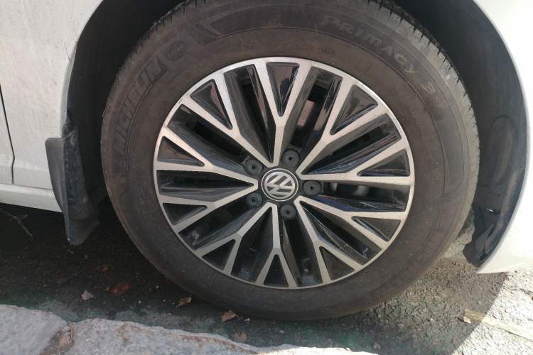 Used Volkswagen Sagitar 2020 200TSI DSG Comfort Version China VI Standard Right Front Wheel Hub