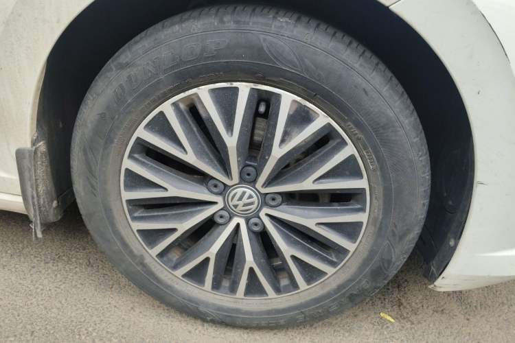 Used Volkswagen Sagitar 2020 280TSI DSG Comfort Version China VI Standard Right Front Wheel Hub