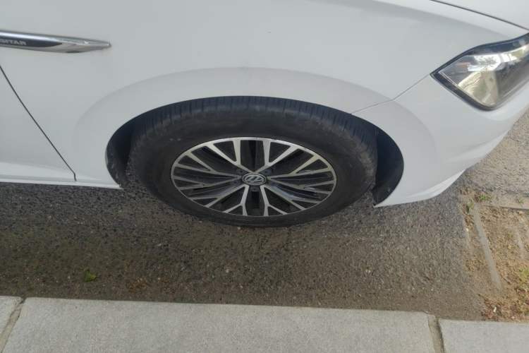 Used Volkswagen Sagitar 2020 200TSI DSG Comfort Version China VI Standard Right Front Wheel Hub