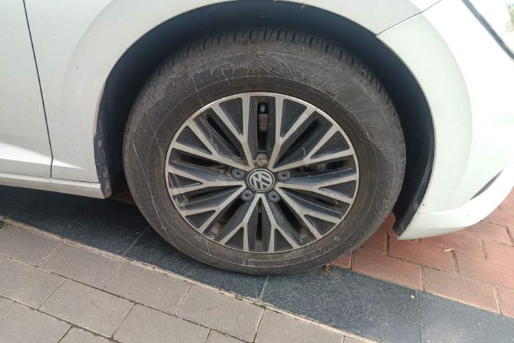 Used Volkswagen Sagitar 2020 280TSI DSG Comfort Version China VI Standard Right Front Wheel Hub