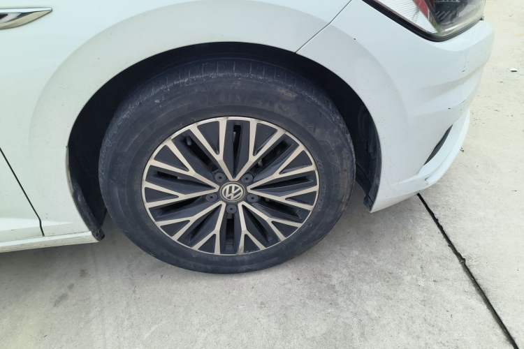 Used Volkswagen Sagitar 2020 280TSI DSG Comfort Version China VI Standard Right Front Wheel Hub