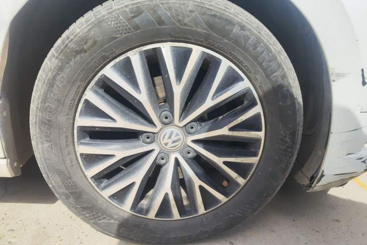 Used Volkswagen Sagitar 2020 280TSI DSG Comfort Version China VI Standard Right Front Wheel Hub