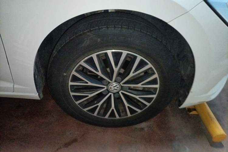 Used Volkswagen Sagitar 2020 280TSI DSG Comfort Version China VI Standard Right Front Wheel Hub
