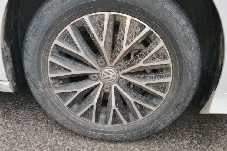 Used Volkswagen Sagitar 2020 200TSI DSG Comfort Version China VI Standard Right Front Wheel Hub