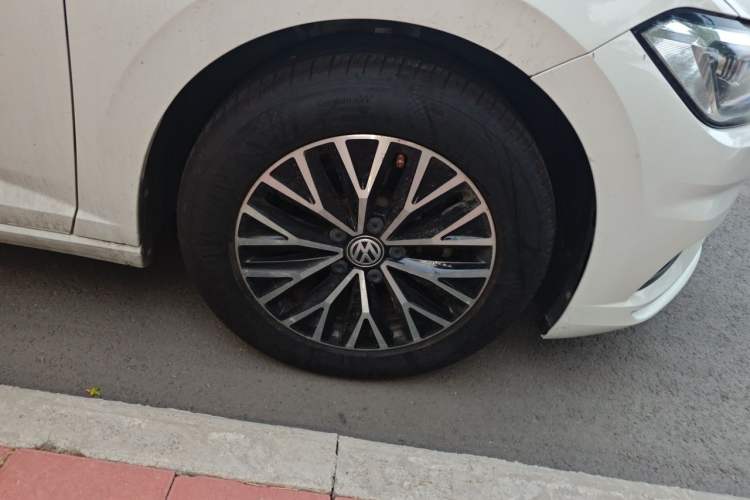 Used Volkswagen Sagitar 2020 200TSI DSG Comfort Version China VI Standard Right Front Wheel Hub