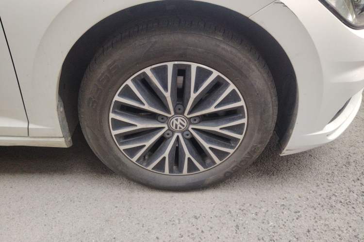 Used Volkswagen Sagitar 2020 280TSI DSG Comfort Version China VI Standard Right Front Wheel Hub