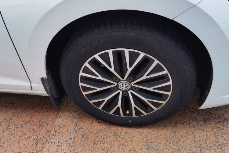 Used Volkswagen Sagitar 2020 280TSI DSG Comfort Version China VI Standard Right Front Wheel Hub