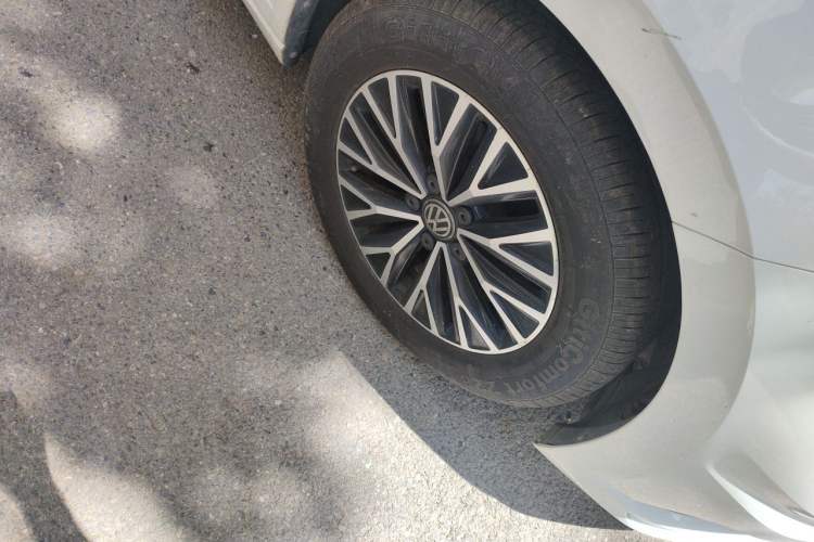 Used Volkswagen Sagitar 2020 280TSI DSG Comfort Version China VI Standard Right Front Wheel Hub