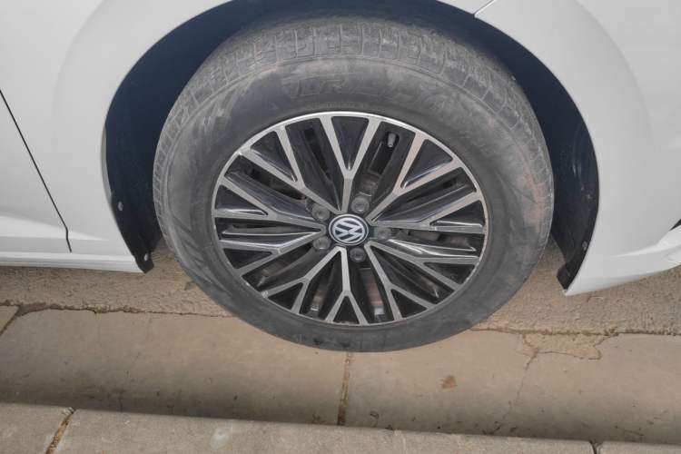 Used Volkswagen Sagitar 2020 280TSI DSG Comfort Version China VI Standard Right Front Wheel Hub