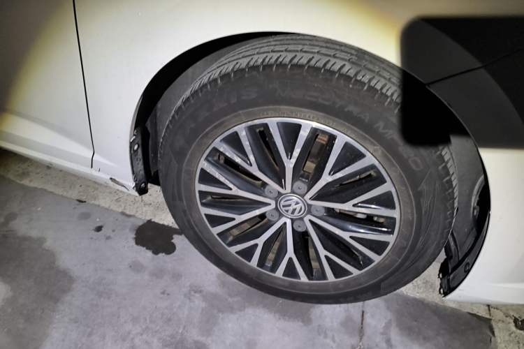 Used Volkswagen Sagitar 2020 280TSI DSG Comfort Version China VI Standard Right Front Wheel Hub